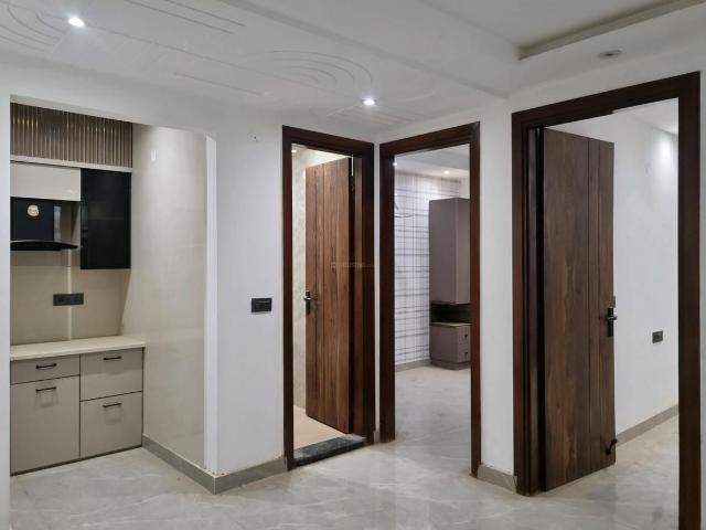 2 BHK Apartment in Mahavir Enclave for resale New Delhi. The reference number is 20853084
