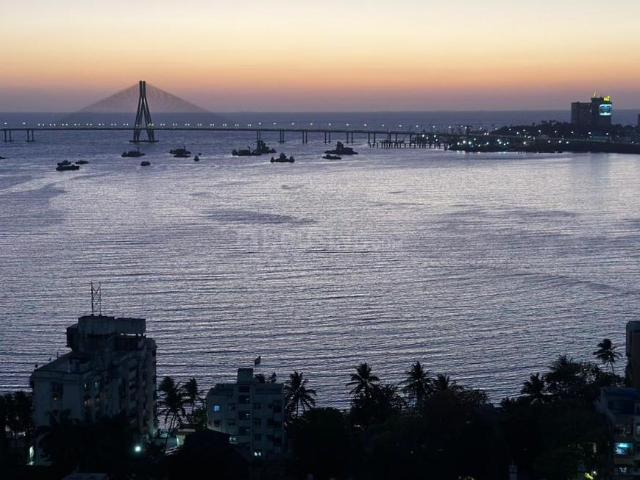 2 BHK Apartment in Mahim for rent Mumbai. The reference number is 19951789