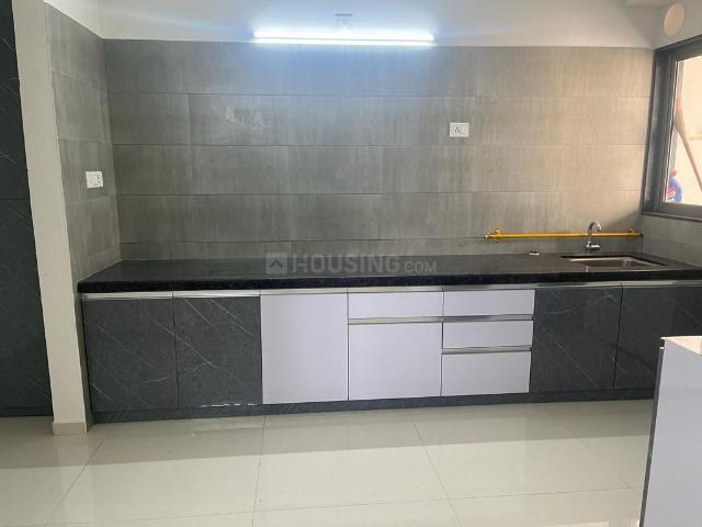 2 BHK Apartment in Makarba for rent Ahmedabad. The reference number is 20496205