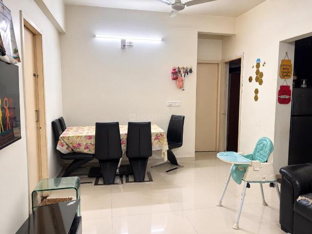2 BHK Apartment in Makarba for rent Ahmedabad. The reference number is 21298578