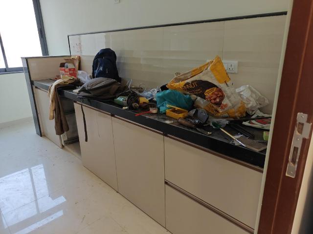 2 BHK Apartment in Malad East for rent Mumbai. The reference number is 19192306
