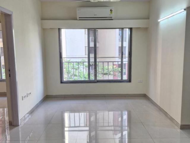2 BHK Apartment in Malad East for rent Mumbai. The reference number is 20202327