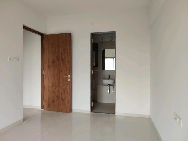 2 BHK Apartment in Malad East for rent Mumbai. The reference number is 21005871