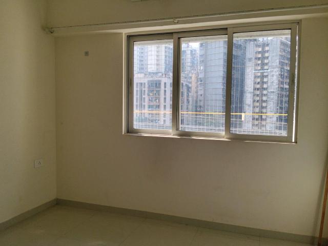 2 BHK Apartment in Malad East for resale Mumbai. The reference number is 19240138