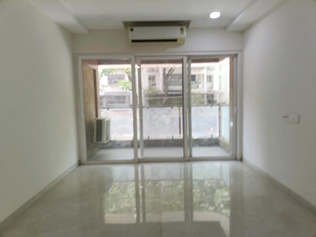 2 BHK Apartment in Malad East for resale Mumbai. The reference number is 20467973