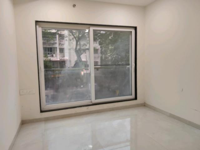 2 BHK Apartment in Malad East for resale Mumbai. The reference number is 20633616