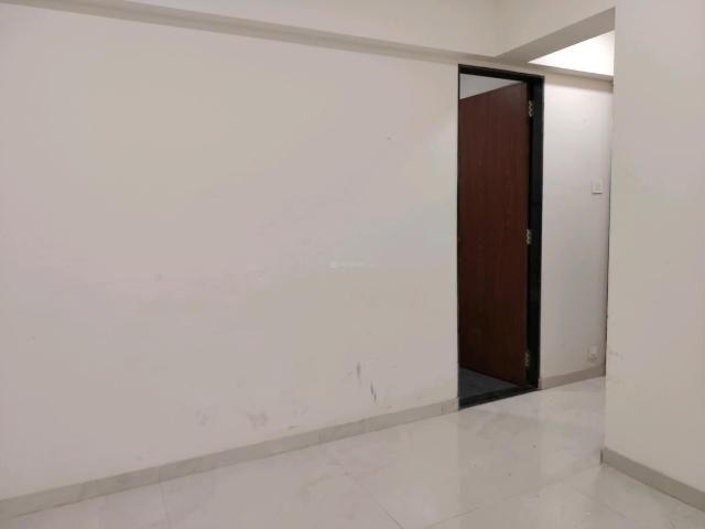 2 BHK Apartment in Malad East for resale Mumbai. The reference number is 20633725