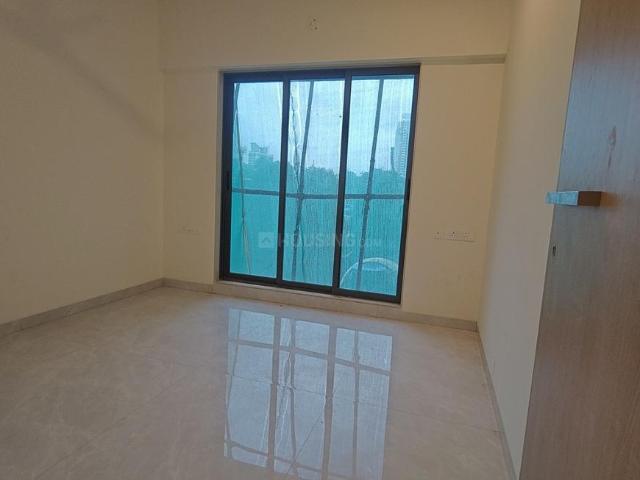2 BHK Apartment in Malad East for resale Mumbai. The reference number is 20796120