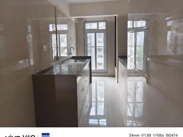 2 BHK Apartment in Malad East for resale Mumbai. The reference number is 20863128