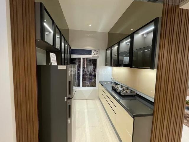 2 BHK Apartment in Malad East for resale Mumbai. The reference number is 20863617