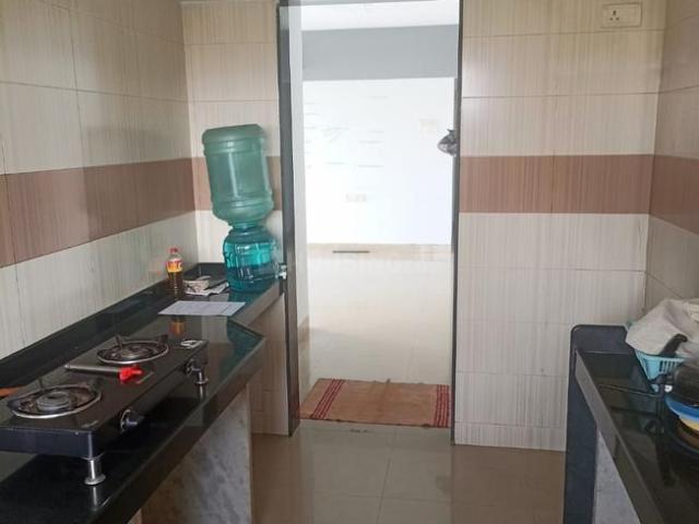 2 BHK Apartment in Malad West for rent Mumbai. The reference number is 10424094