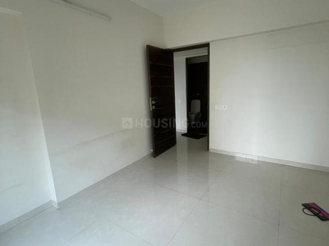 2 BHK Apartment in Malad West for rent Mumbai. The reference number is 15884291