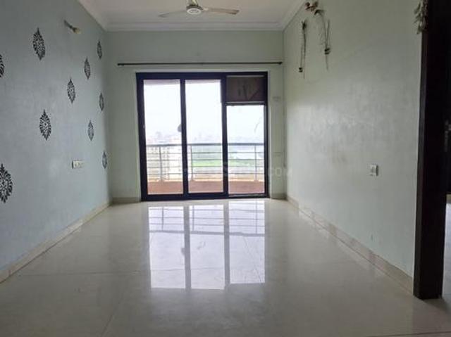 2 BHK Apartment in Malad West for rent Mumbai. The reference number is 18305416