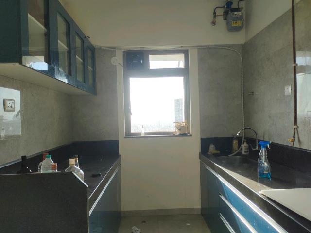 2 BHK Apartment in Malad West for rent Mumbai. The reference number is 20477538