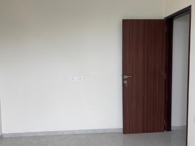 2 BHK Apartment in Malad West for rent Mumbai. The reference number is 20660040
