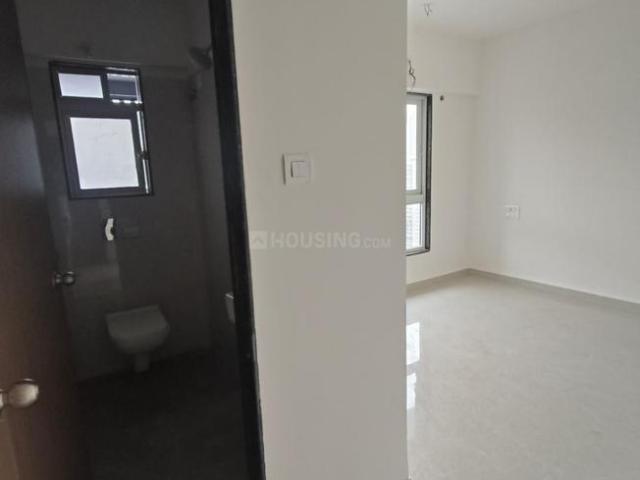 2 BHK Apartment in Malad West for rent Mumbai. The reference number is 20957876