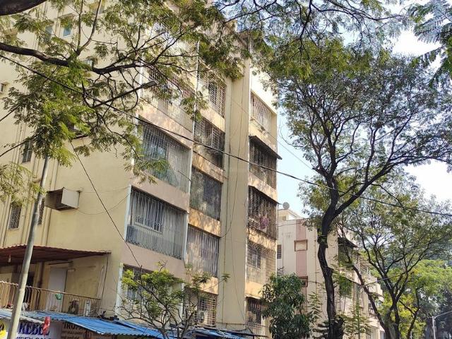 2 BHK Apartment in Malad West for rent Mumbai. The reference number is 20244307
