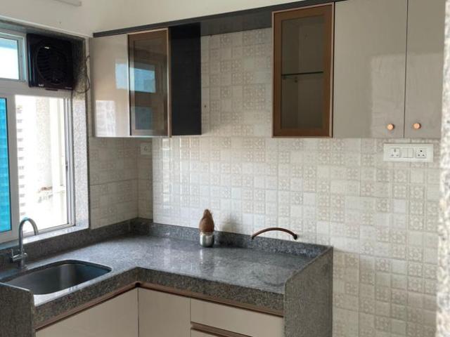 2 BHK Apartment in Malad West for rent Mumbai. The reference number is 20350767