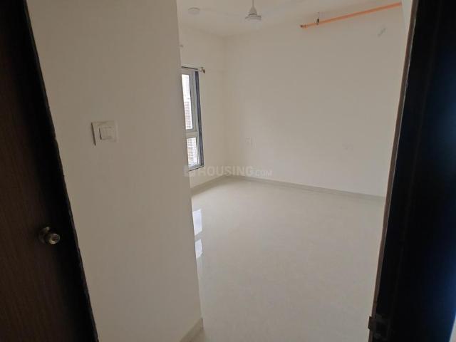 2 BHK Apartment in Malad West for rent Mumbai. The reference number is 21062518