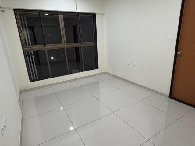 2 BHK Apartment in Malad West for rent Mumbai. The reference number is 21246127