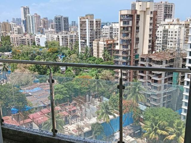 2 BHK Apartment in Malad West for resale Mumbai. The reference number is 18928922