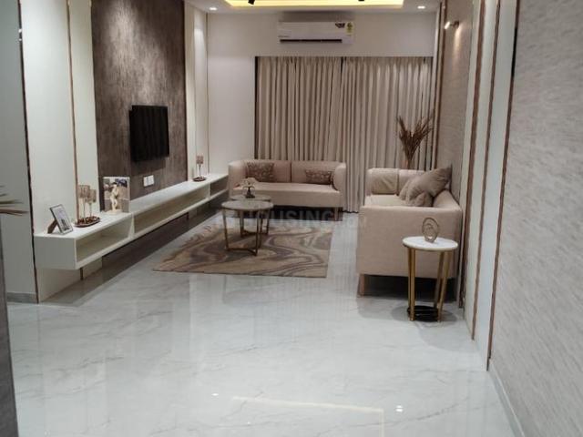 2 BHK Apartment in Malad West for resale Mumbai. The reference number is 20106221