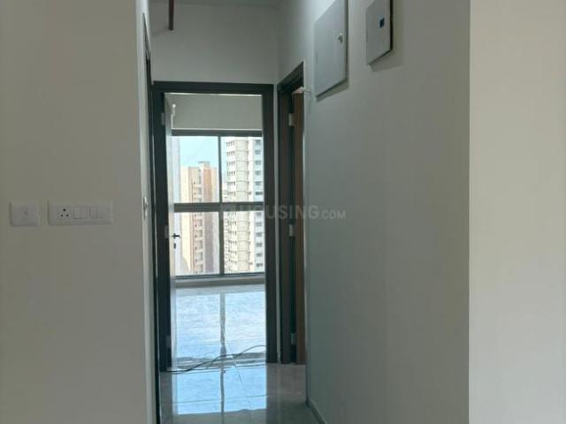2 BHK Apartment in Kandivali West for resale Mumbai. The reference number is 20252998