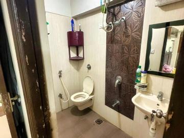 2 BHK Apartment in Malad West for resale Mumbai. The reference number is 20464495