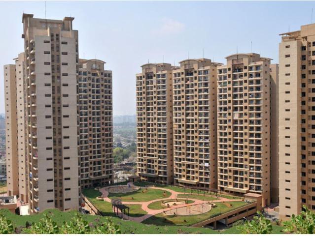 2 BHK Apartment in Malad West for resale Mumbai. The reference number is 20467189