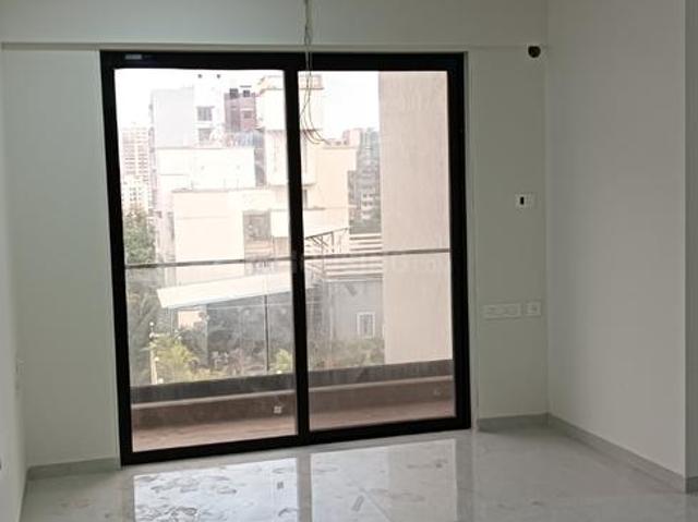 2 BHK Apartment in Malad West for resale Mumbai. The reference number is 20410418