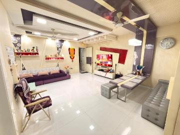 2 BHK Apartment in Malad West for resale Mumbai. The reference number is 20530809