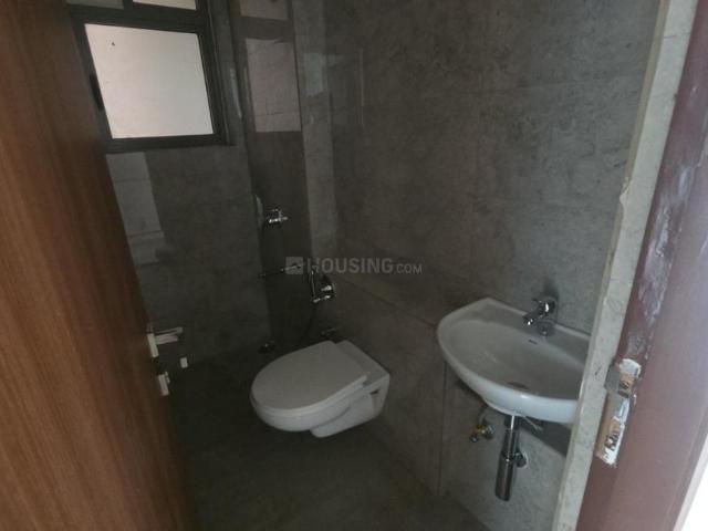 2 BHK Apartment in Malad West for resale Mumbai. The reference number is 20650829