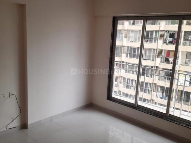 2 BHK Apartment in Malad West for resale Mumbai. The reference number is 20912390