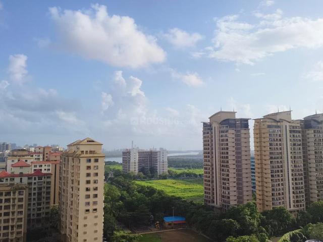 2 BHK Apartment in Malad West for resale Mumbai. The reference number is 21045658
