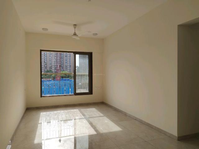 2 BHK Apartment in Malad West for resale Mumbai. The reference number is 21001510
