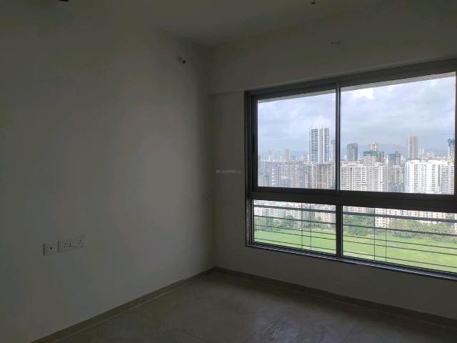 2 BHK Apartment in Malad West for resale Mumbai. The reference number is 21001607
