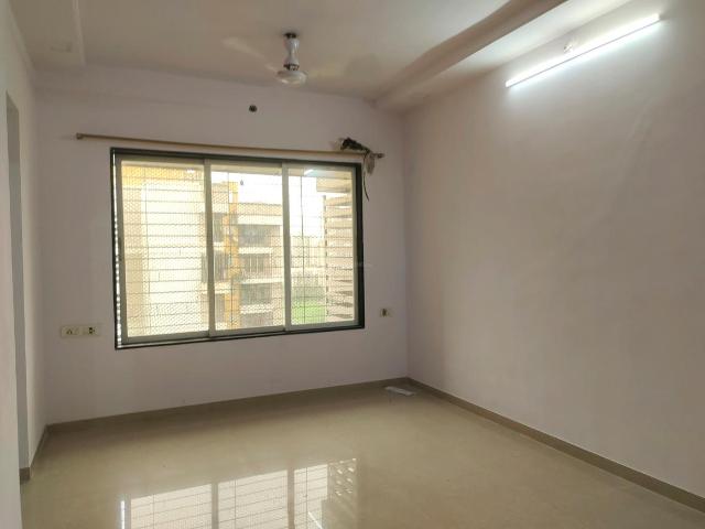 2 BHK Apartment in Malad West for resale Mumbai. The reference number is 21002836