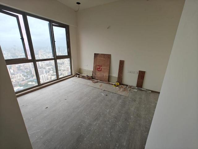 2 BHK Apartment in Malad West for resale Mumbai. The reference number is 21011805
