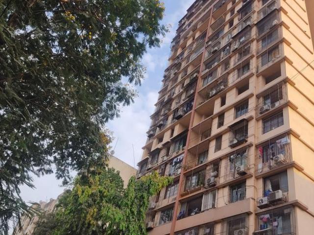 2 BHK Apartment in Malad West for resale Mumbai. The reference number is 21023865
