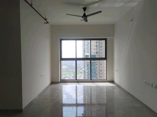 2 BHK Apartment in Malad West for resale Mumbai. The reference number is 21039299