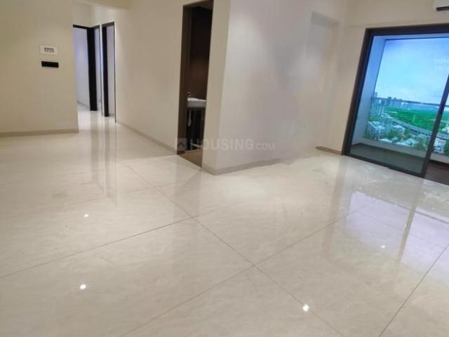 2 BHK Apartment in Malad West for resale Mumbai. The reference number is 21188330