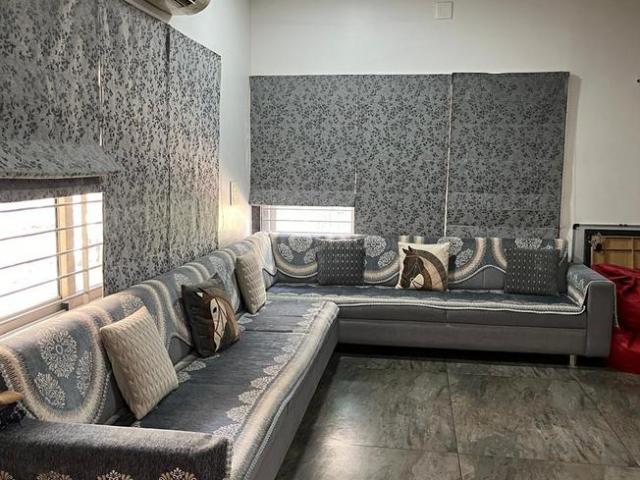 2 BHK Apartment in Maninagar for rent Ahmedabad. The reference number is 18957621
