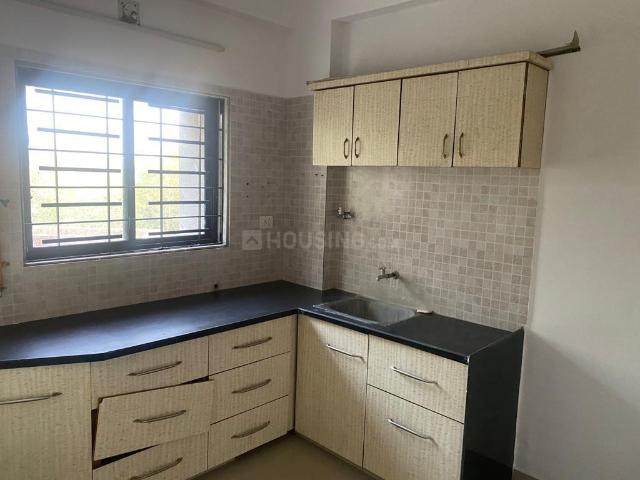 2 BHK Apartment in Maninagar for rent Ahmedabad. The reference number is 21049723