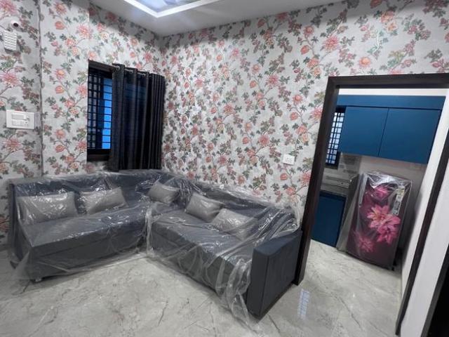 2 BHK Apartment in Manorama Ganj for rent Indore. The reference number is 21013613