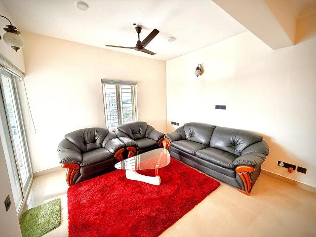 2 BHK Apartment in Marine Drive for rent Kochi. The reference number is 20846495