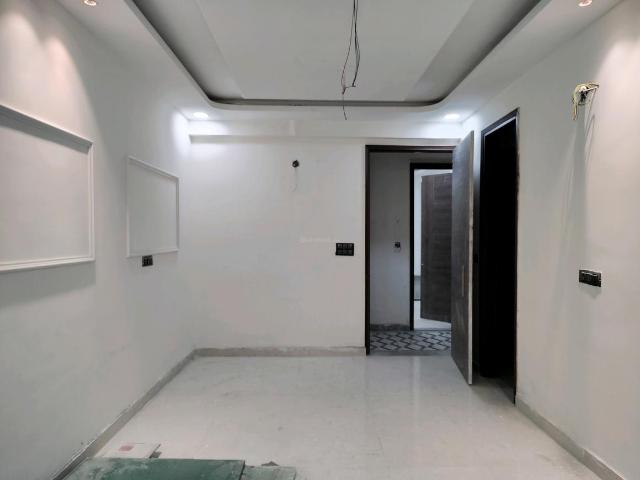 2 BHK Apartment in Mittal Garden for resale New Delhi. The reference number is 19849941
