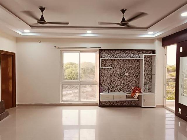 2 BHK Apartment in Miyapur for rent Hyderabad. The reference number is 21165497