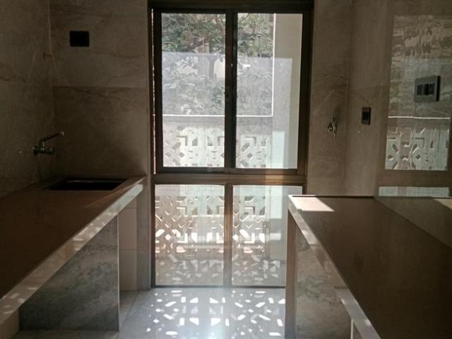 2 BHK Apartment in Mira Road East for resale Mira Bhayandar. The reference number is 17991132