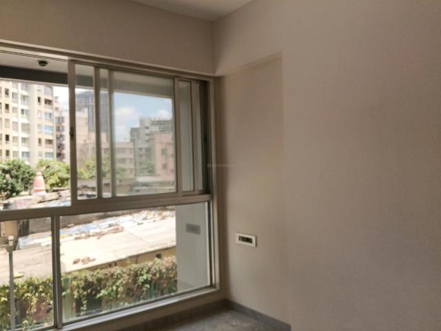 2 BHK Apartment in Mira Road East for resale Mira Bhayandar. The reference number is 18813484