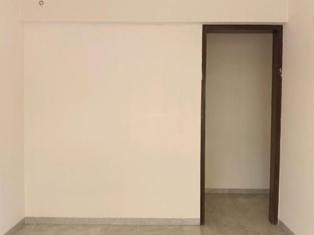 2 BHK Apartment in Mira Road East for resale Mira Bhayandar. The reference number is 19278239